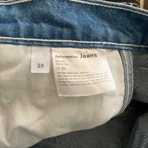 Reformation carpenter jeans, size 28 - Picture 4 of 7